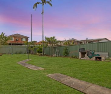 Well-Maintained 4-Bedroom Family Home - Photo 5