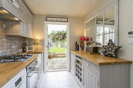 2 bedroom terraced house to rent - Photo 5