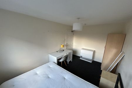 34 Fitzwilliam Square, Belfast, Belfast, BT7 1JH - Photo 3