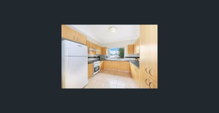 Spacious 3-Bedroom Family House - Photo 4