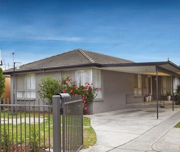 Spacious family home in prime location - Photo 5