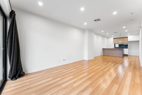 54 Steeplechase Avenue, St Clair - Photo 1