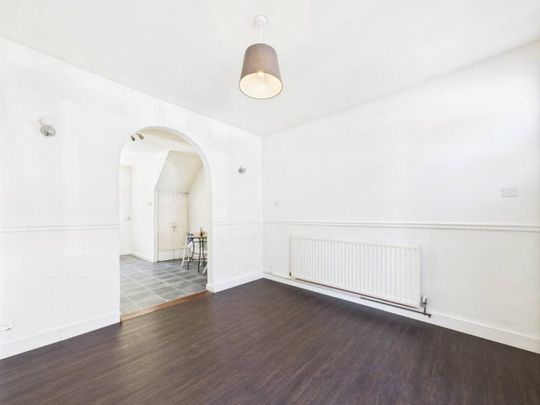 Vernon Avenue, Old Basford, Nottingham, Nottinghamshire, NG6 - Photo 1