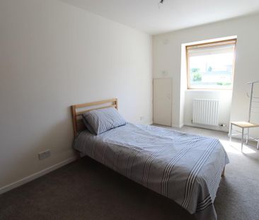 3 bedroom terraced house to rent - Photo 6
