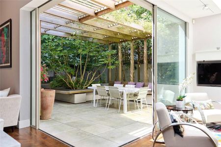 6 bedroom semi-detached house to rent - Photo 4