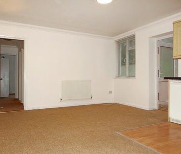 Victoria Road North, Southsea - Photo 2