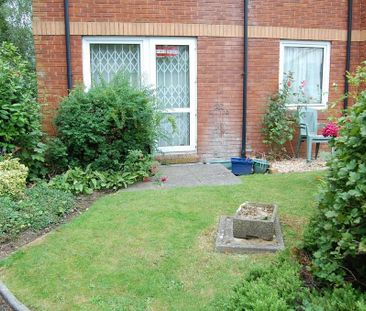 1 bedroom ground floor flat to rent - Photo 4