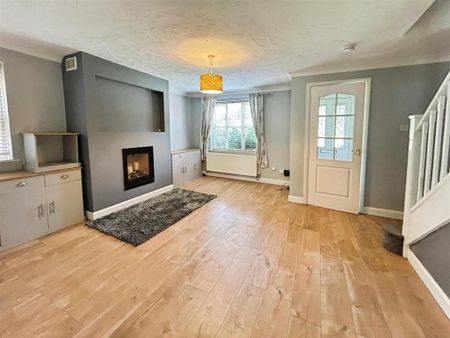 4 bedroom link detached house to rent - Photo 2