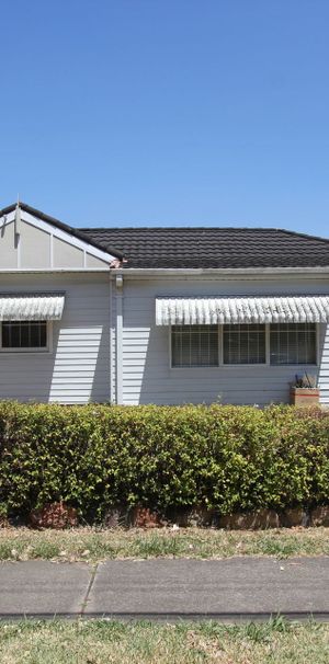 Excellent 3 Bedroom House - Photo 2