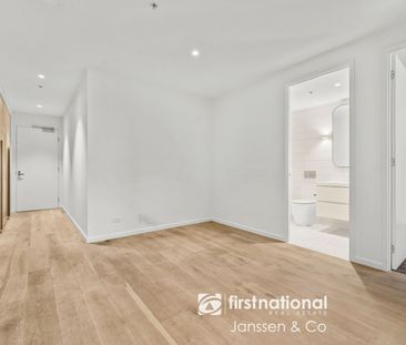 Luxury City Living Meets Resort-Style Indulgence! - Photo 2