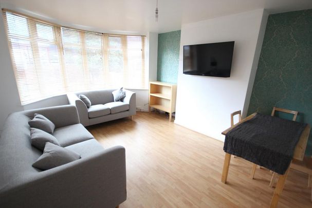 5 bedroom semi-detached house to rent - Photo 1