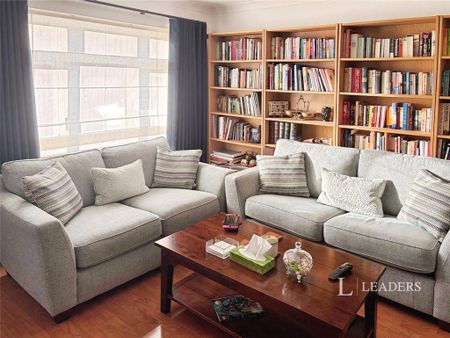 2 bedroom semi-detached house to rent - Photo 2