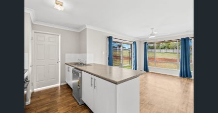 Comfortable 3-Bedroom Home with Space to Enjoy - Photo 5