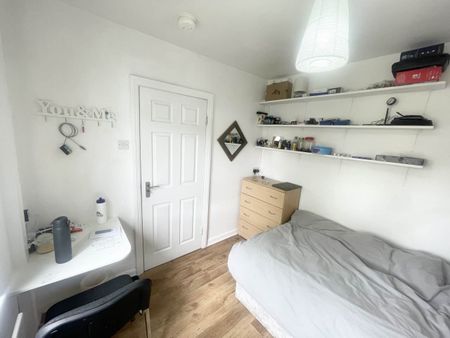 Stanhope Drive (ROOM 3), Horsforth, Leeds - Photo 2