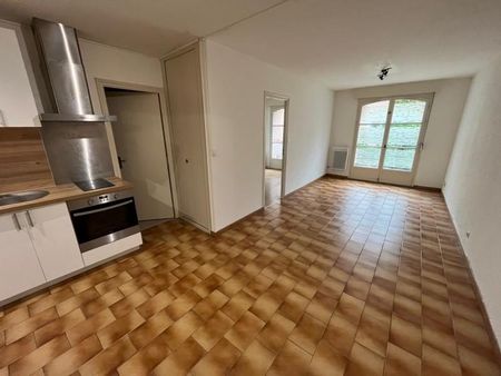 Location Appartement 2 pièces 45m² VALENCIENNES 59300 - Photo 3