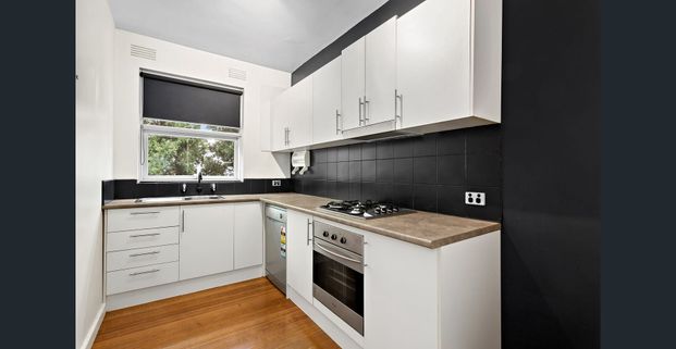 Leafy Outlook, Premium Beach Life Location - Photo 1