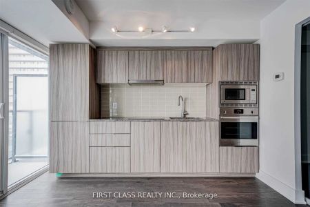 955 Bay Street #1810 - Photo 3