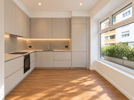 Modern, neu renoviert im Erdgeschoss - Photo 3