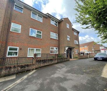 Phoenix Court, Elms Road, GU11 - Photo 3