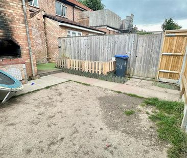 2 bedroom maisonette to rent - Photo 3