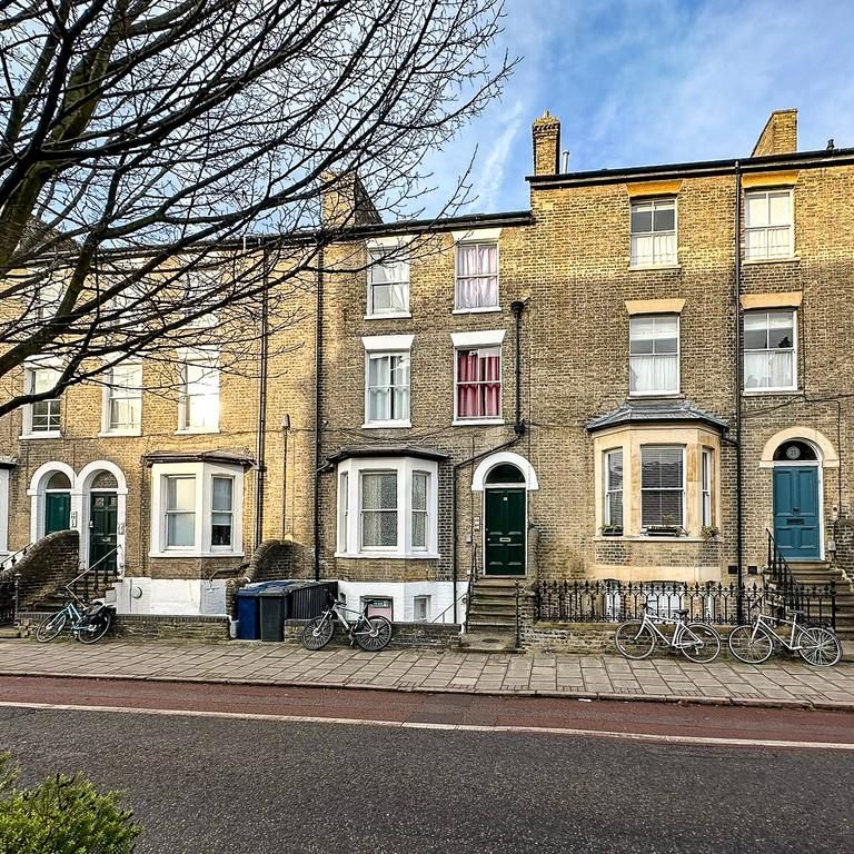 1 bedroom in a house share to rent - Photo 1