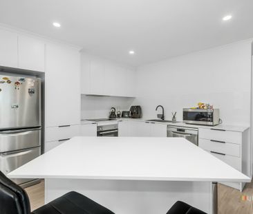 2/117 William Street, DEVONPORT - Photo 2