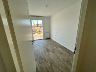 Location Appartement 4 pièces 84m² - Photo 4