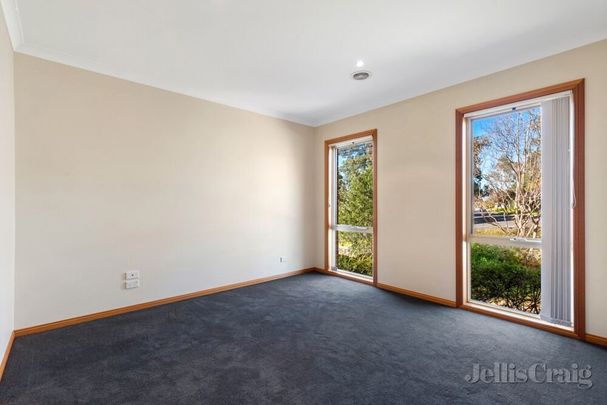 2/5 Joynt Street, Macleod - Photo 1