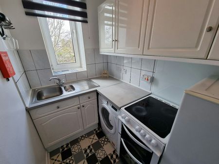 Flat to rent on - Photo 5