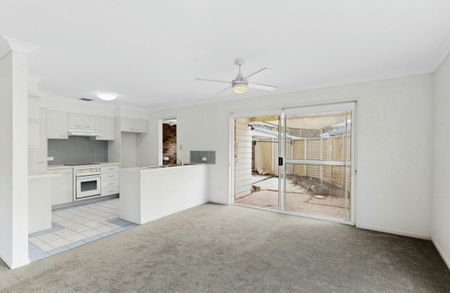 Freshly Painted 2-Bedroom Unit in the Heart of Wellington Point! - Photo 2