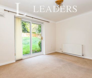 2 bedroom apartment to rent Oxford Road, Redhill - Photo 2