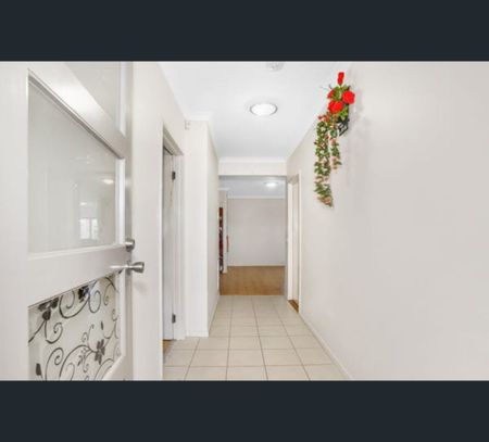 16 FLANNERY ST, Craigieburn, Vic 3064 - Photo 5