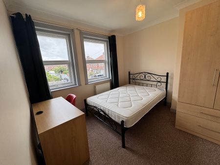 Cosmo Avenue, Tang Hall - P1112 - Photo 5