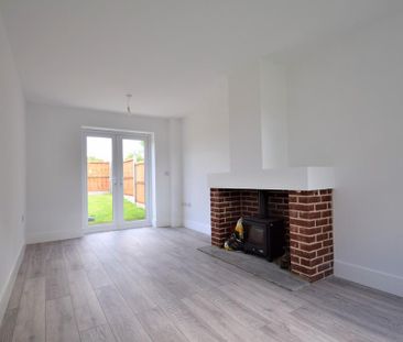 3 bedroom semi-detached house to rent - Photo 1