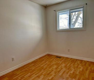 For Lease - 2724 Pimlico Crescent, Blossom Park - Airport and Area,... - Photo 4