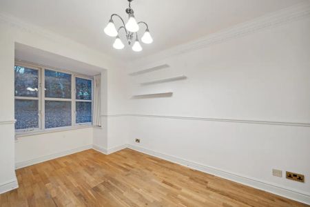 4 bedroom house in Kingston Upon Thames - Photo 4