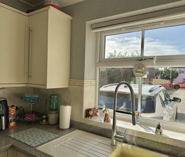 3 bedroom detached bungalow to rent - Photo 4