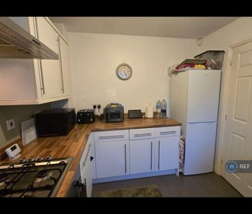 3 bedroom semi-detached house to rent - Photo 6