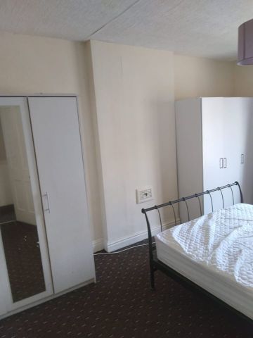 3 Bed Terraced House, Treherne Road, CV6 - Photo 4