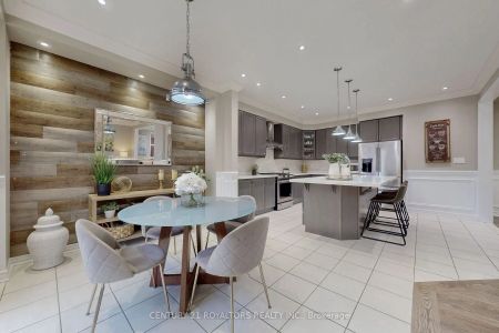 Detached Home For Lease | W9031533 - Photo 2