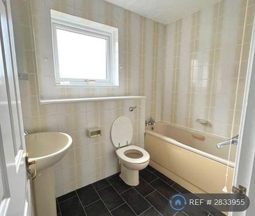 5 bedroom detached house to rent - Photo 5