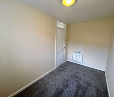2 bedroom ground floor flat to rent - Photo 4