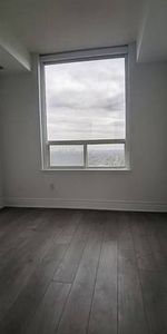 Yonge/Empress Beautiful Split 2Bdrm Separate Dining Area 1Locker - Photo 4