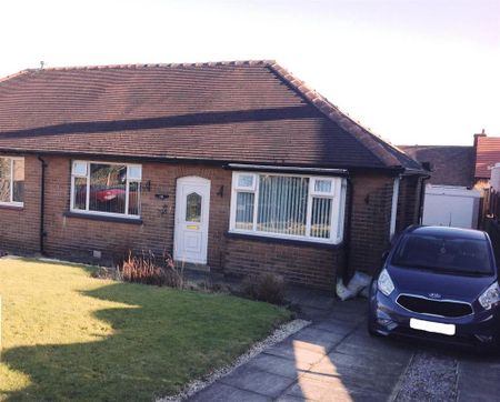 2 bedroom semi-detached bungalow to rent - Photo 2