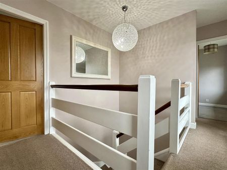 4 bedroom detached house to rent - Photo 2