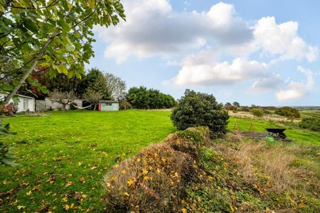 2 bedroom bungalow to rent - Photo 2