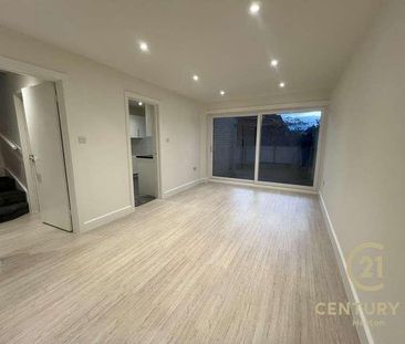 Nelson Road, TW3 - Photo 1