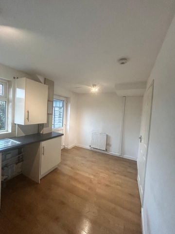 2 Bed Semi-Detached House, St. Andrews Road, B9 - Photo 4