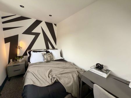 Brand-New All-Ensuite Urban Luxury House-Share - Photo 4