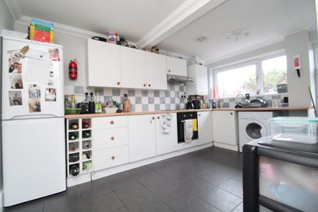 Broadway, Treforest, Pontypridd - Photo 4